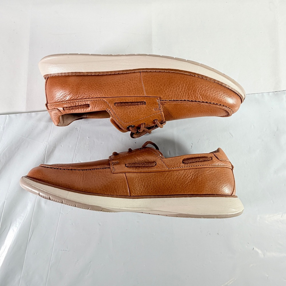 Classic Men's Tan Leather Boat Shoes with Cushioned Sole - Picture 7 of 15